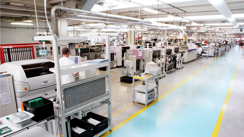 Una linea di produzione della Carel