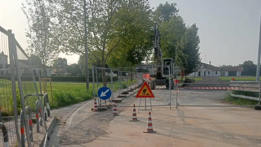 I cantieri delle nuove fognature del rione nord in via Altichiero