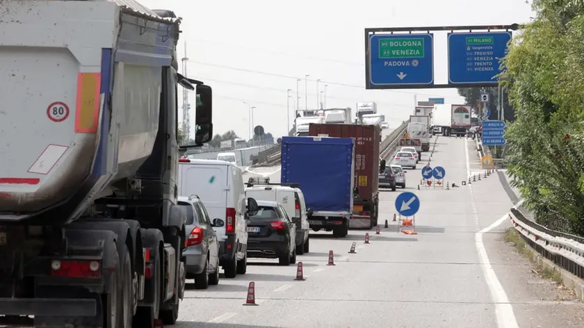 MARIAN-AGENZIA BIANCHI-PADOVA -TRAFFICO CORSO IRLANDA PER LAVORI