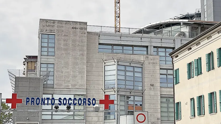Il complesso ospedaliero e l’ingresso del Pronto soccorso di Camposampiero