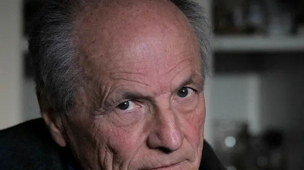 06 Mar 2008, Spain --- Spanish painter and scupltor Antonio Lopez Garcia known for his realistic style, is photographed at his house in Madrid on 2008 | Location: Madrid, Spain. --- Image by © Samuel Aranda/Corbis