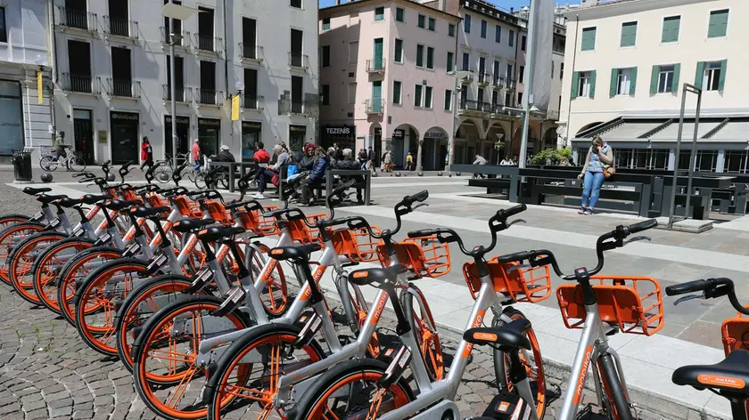 MARIAN - AGENZIA BIANCHI - PADOVA - MOBIKE IN PIAZZA CAVOUR