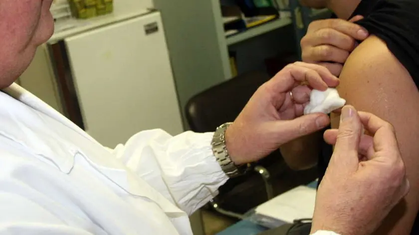 PASSERINI TREVISO VACCINO CONTRO LA MENINGITE ALLA MADONNINA AGENZIA FOTOGRAFICA FOTOFILM