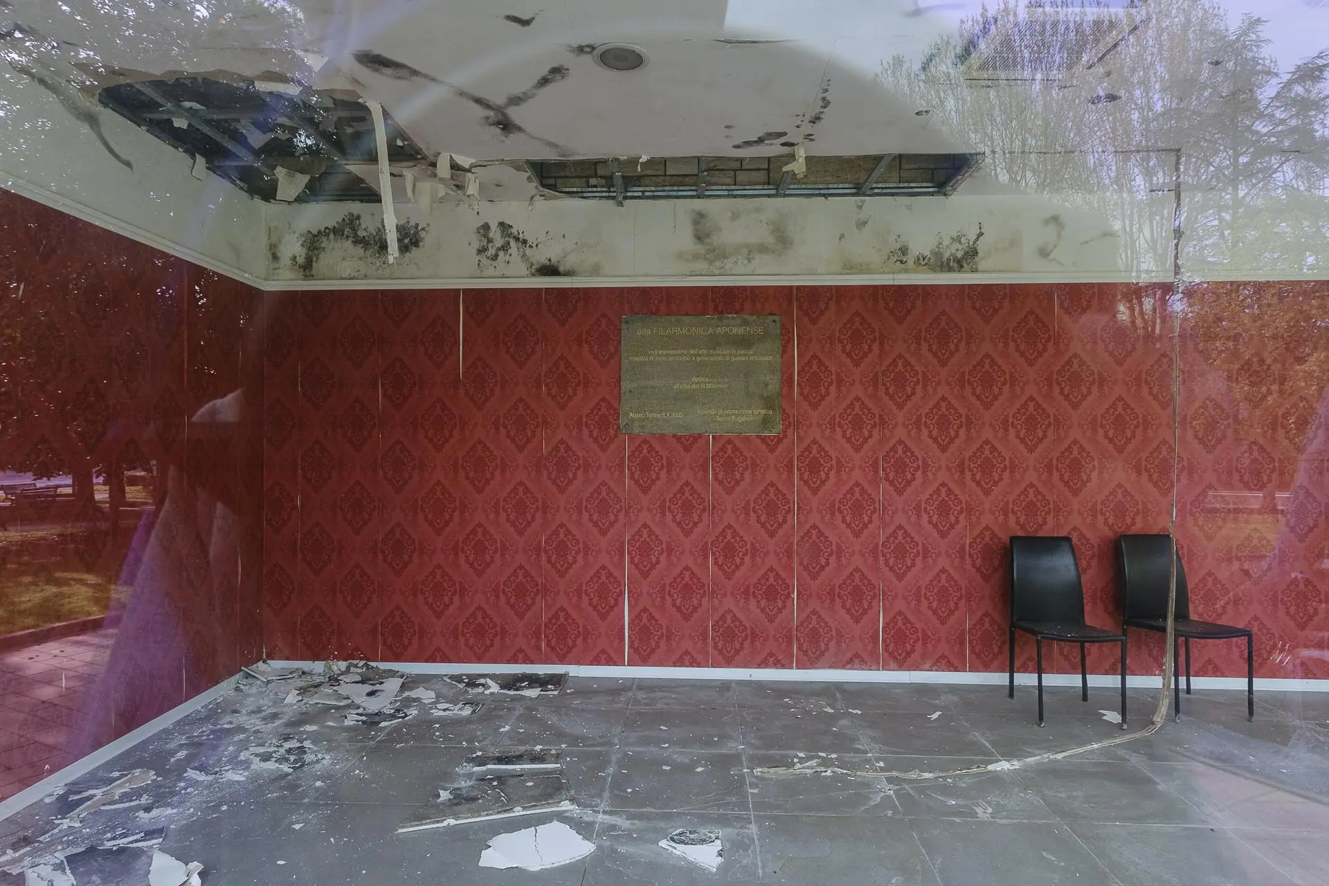 Ancora degrado al Kursaal di Abano Terme
