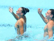 epa11409400 Filippo Pelati and Sarah Maria Rizea of Italy compete in the Mixed Duet Technical Final of the artistic swimming at the European Aquatics Championships Belgrade 2024, in Belgrade, Serbia, 14 June 2024. EPA/ANDREJ CUKIC