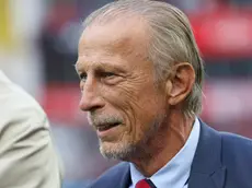 epa11305186 Leverkusen former head coach Christoph Daum prior the German Bundesliga soccer match between Bayer 04 Leverkusen and VfB Stuttgart in Leverkusen, Germany, 27 April 2024. EPA/CHRISTOPHER NEUNDORF CONDITIONS - ATTENTION: The DFL regulations prohibit any use of photographs as image sequences and/or quasi-video.