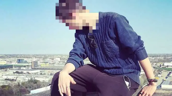 Uno dei selfie postati dalla cima del grattacielo