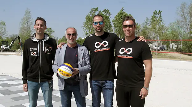 MARIAN - AGENZIA BIANCHI - PADOVA - NUOVO CAMPO BEACH VOLLEY STUDIO 21. DA SX: ANDREA GARGH€LLA, BONAVINA, DRAGAN TRAVICA, DAVIDE GRIGOLON