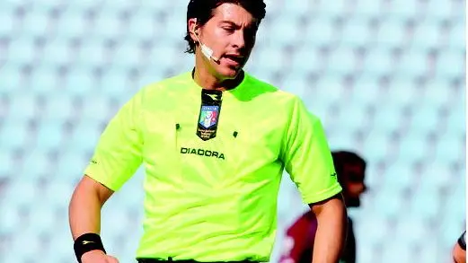 EMILIO OSTINELLI. L’arbitro è di Como, è nato nel giugno 1979 Protagonista discusso nella partita Livorno-Cittadella