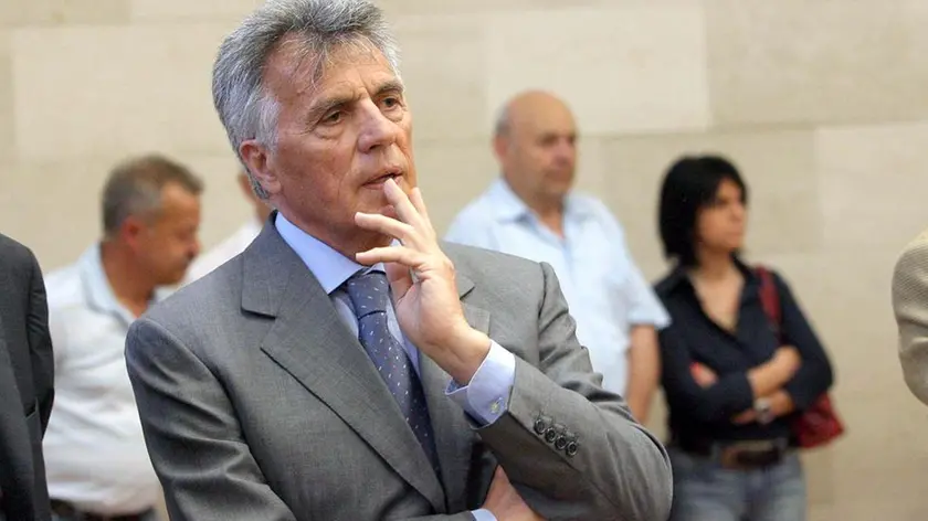 GENESIN - SENTENZA VALVOLE KILLER GENESIN - SENTENZA VALVOLE KILLER - CONDANNATO. Il professor Dino Casarotto ascolta sentenza di condanna FOTOSERVIZIO BIANCHI