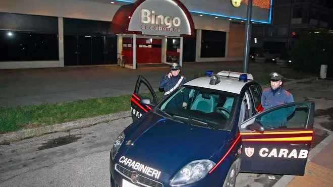 FERRO - CARABINIERI AL BINGO DI ARCELLA
