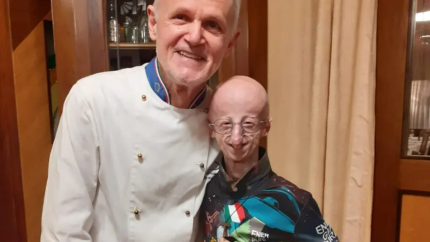 Il ristoratore Sergio Dussin con Sammy Basso