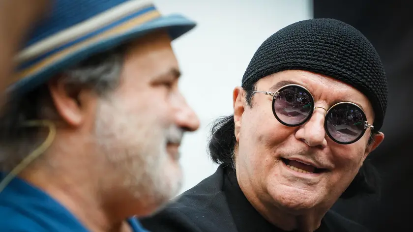 Renato Zero in visita alla fondazione Foqus nei Quartieri Spagnoli, Napoli, 24 giugno 2024. ANSA /CESARE ABBATE