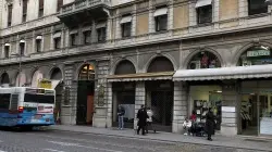 Il negozio chiuso di Valli Tessuti