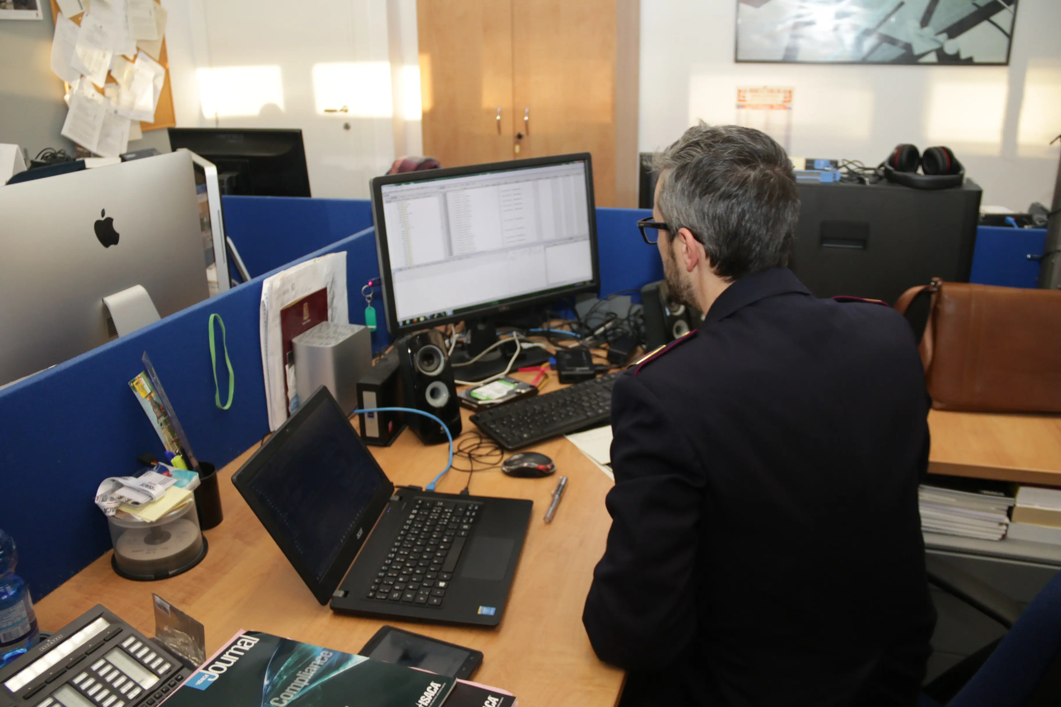 Foto Agenzia Candussi/ Carrai/ Mestre, via Cappelletto 11/ Polizia di Stato, sezione Polizia Postale e delle Telecomunicazioni