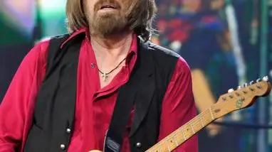09/07/2017 Londra, il leggendario cantante rock Tom Petty, leader del gruppo Heartbreakers si esibisce al Summer Time Festival a Hyde PArk *** Local Caption *** Tom Petty and The Heartbreakers Perform on the Great Oak Stage At The Barclaycard British Summer Time Festival at Hyde Park, London, W2 2UH, on Sunday 9 July 2017.