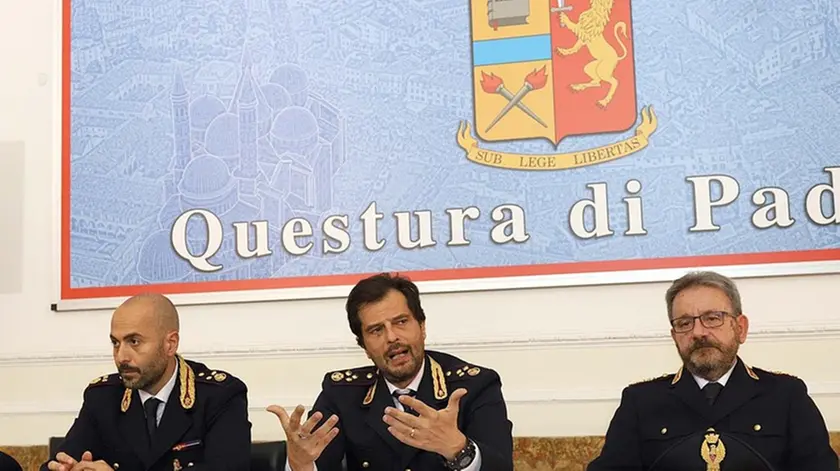 FERRO - AGENZIA BIANCHI - PADOVA - CONFERENZA IN QUESTURA