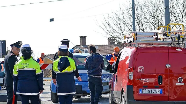 CESARO - SOLESINO - VIA CERESARA - 14/03/2017 - SUICIDIO SOTTO AD UN TRENO IN VIA CERESARA - NELLA FOTO : IL LUOGO DELLA TRAGEDIA PH ZANGIROLAMI