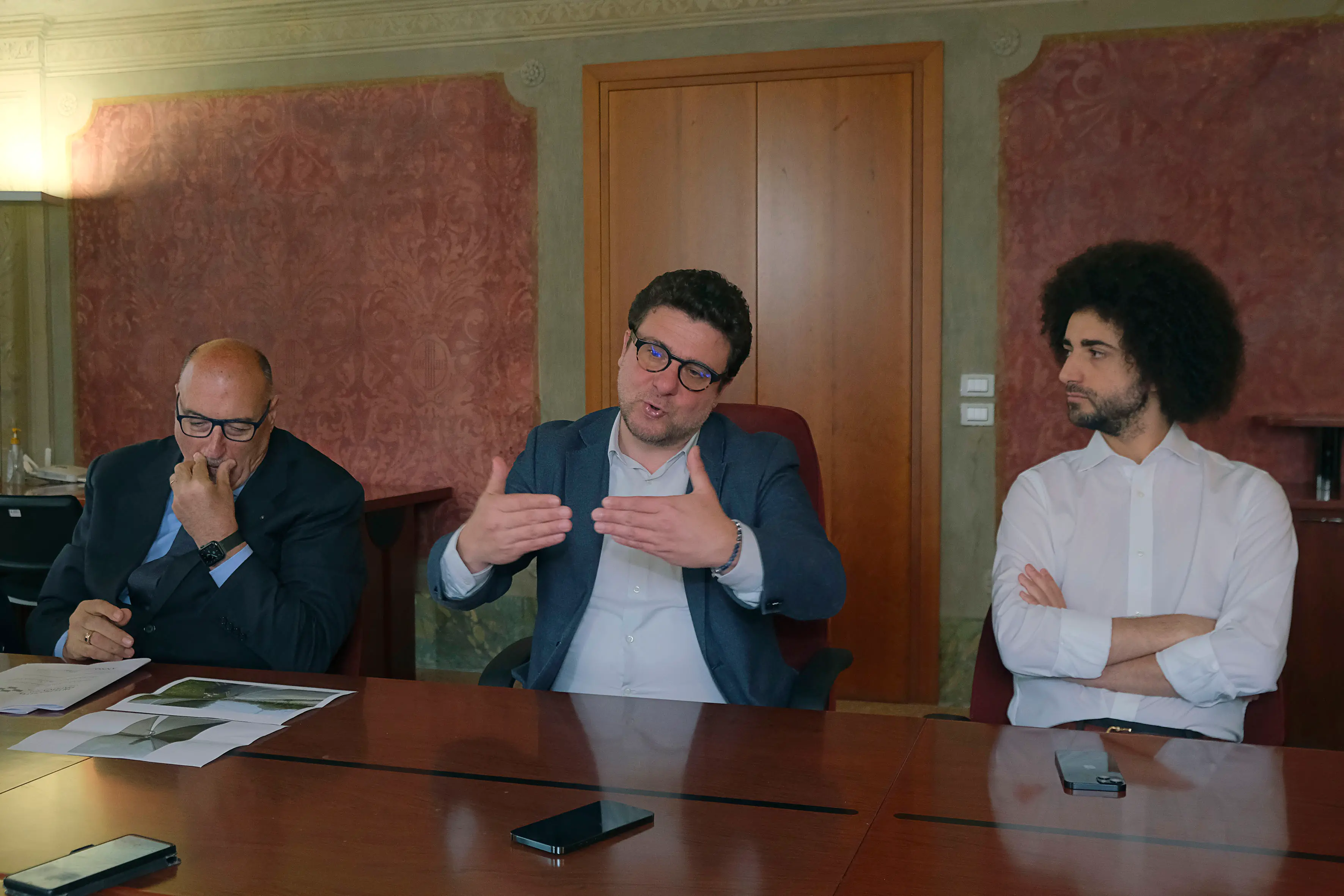 TOME-AGENZIA BIANCHI- PADOVA- VIA FRIBURGO - PRESENTAZIONE LAVORI BARRIERA ANTI RUMORE. DA SX: FRANCO PASQUALETTO, PRES. INTERPORTO- ANDREA MICALIZZI- BRUNO CACCIAVILLANI.