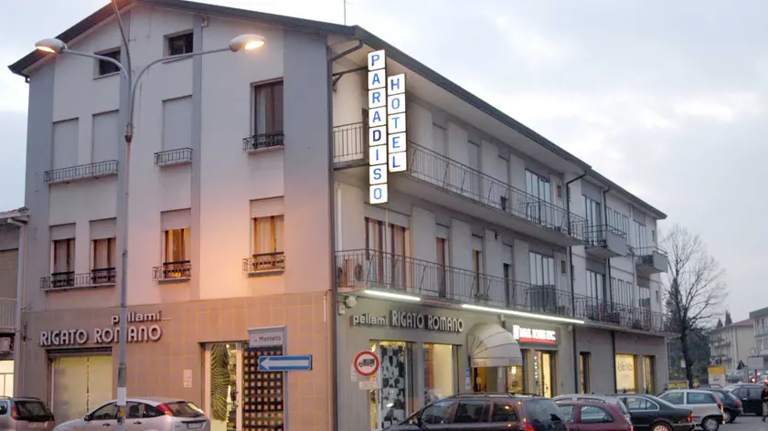 PD 05 NOVEMBRE 2004 G.M. INTERVISTE A STRA' PER PRESENZA CINESI (REGINATO) INTERVISTE A STRA_ PER PRESENZA CINESI (REGINATO)