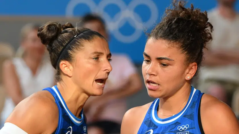Sara Errani and Jasmine Paolini of Italy in action against Mirra Andreeva and Diana Shnaider of Russia during the Women Doubles gold medal match of the Tennis competitions in the Paris 2024 Olympic Games, at the Roland Garros in Paris, France, 04 August 2024. ANSA/ETTORE FERRARI