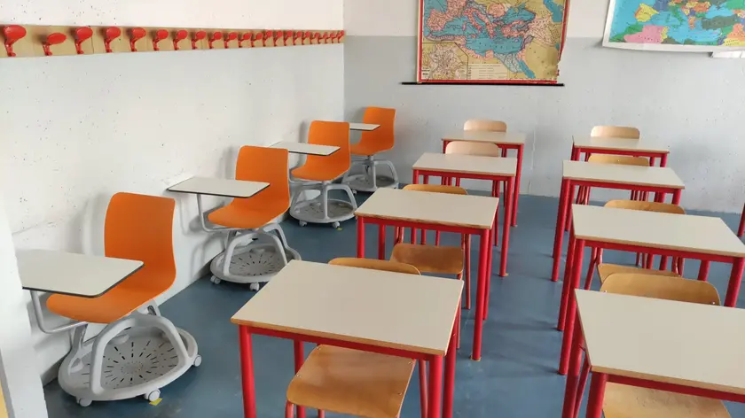 I banchi a rotelle vicino a quelli normali