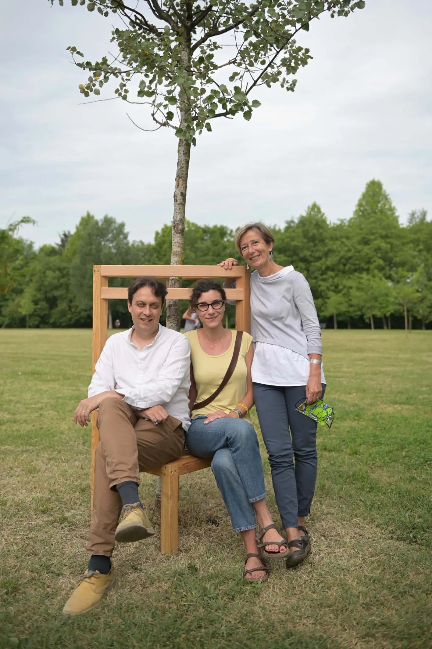 TOME' - AGENZIA BIANCHI - PADOVA - CONSEGNA SEDIE AL PARCO DEI SALICI. GALLANI, BENCIOLINI, E IL PROF NARNE