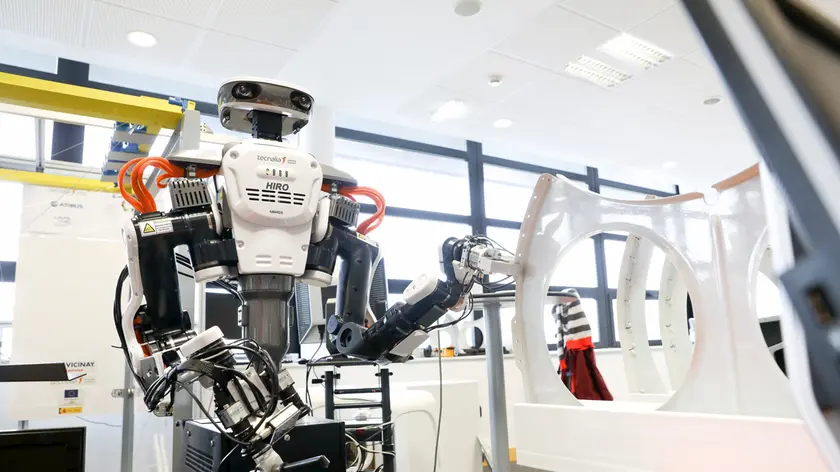 Robot with two arms for flexible robotics. Humanoid robot for automotive assembly tasks in collaboration with people, Industry, Tecnalia Research & in...