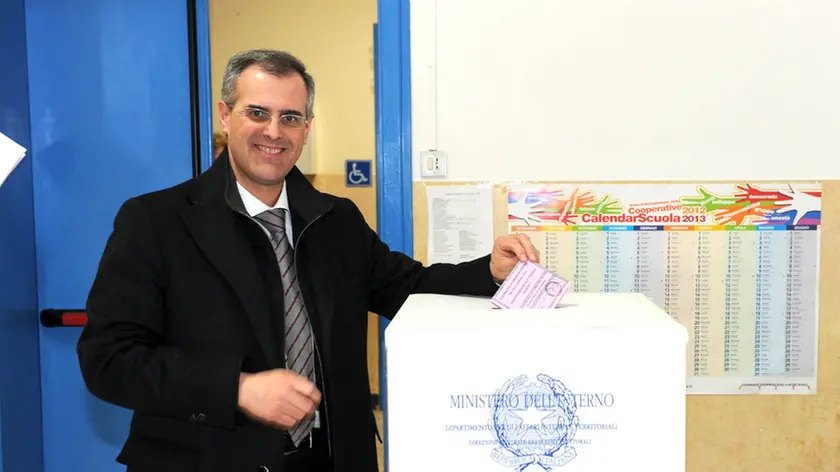 Baone, 24 Feb 2013.Giancarlo Piva, sindaco di Este ed in lista per il PD al voto al seggio di Baone..ph. Zangirolami