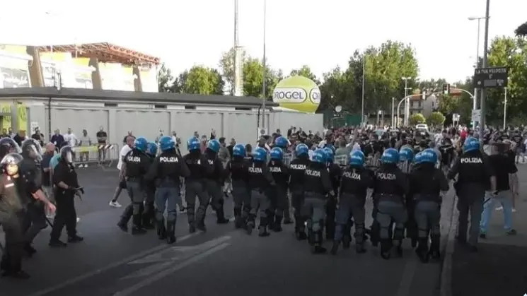 I tafferugli all'esterno dello stadio di Cesena prima del match in agosto contro il Padova
