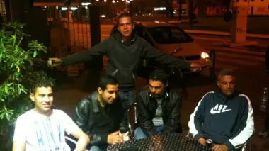 Al bar kebab di Borgomagno, periferia di Padova In due mostrano il ticket di auto-identificazione