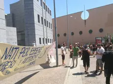 Manifestazione di protesta davanti al tribunale di Padova