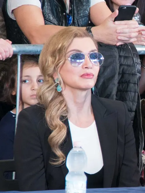GIORNALISTA: Sandri AGENZIA FOTO: Candussi LUOGO: Auchan Mestre DESCRIZIONE: casting per il programma "Ballando con le stelle " di Milly Carlucci