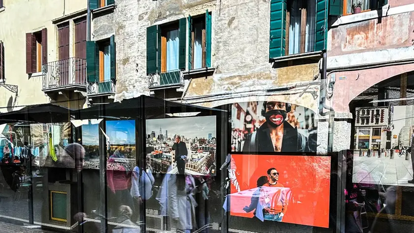 La mostra "Maschi e Maschere. Ritratti a New York" alla Galleria Samonà di Padova