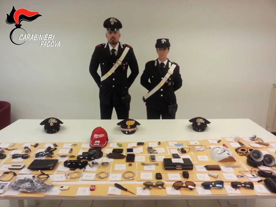 I carabinieri con la refurtiva