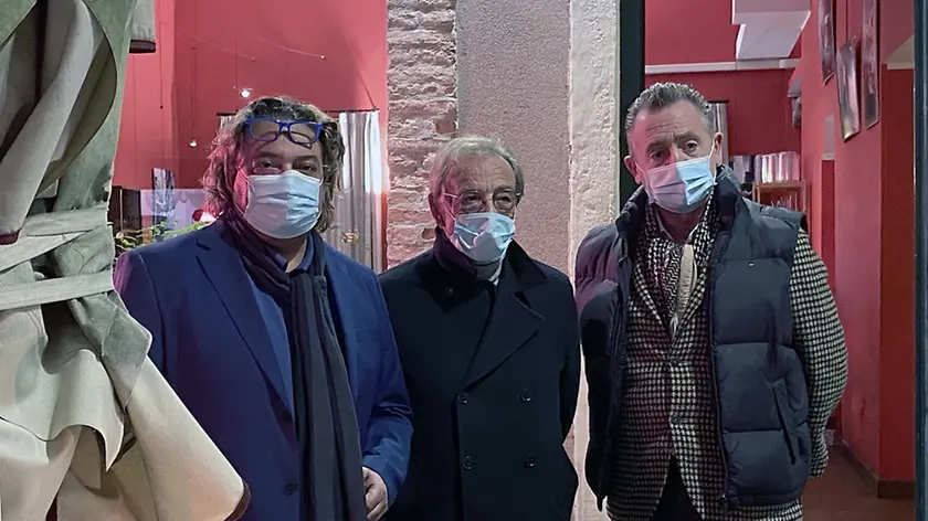MALFITANO -AGENZIA BIANCHI-PADOVA - CORTE DEI LEONI APERTO. I TITOLARI, DA SX: EMANULELE BOCCARDO, IL PADRE LUIGI BOCCARDO E MARCO MARMINI
