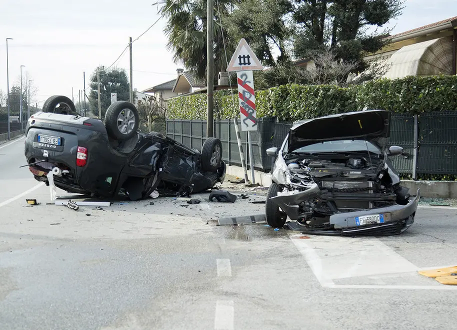 FERRO -FOTOPIRAN - SAN MARTINO DI LUPARI - INCIDENTE STRADALE VIA TOMBOLATA