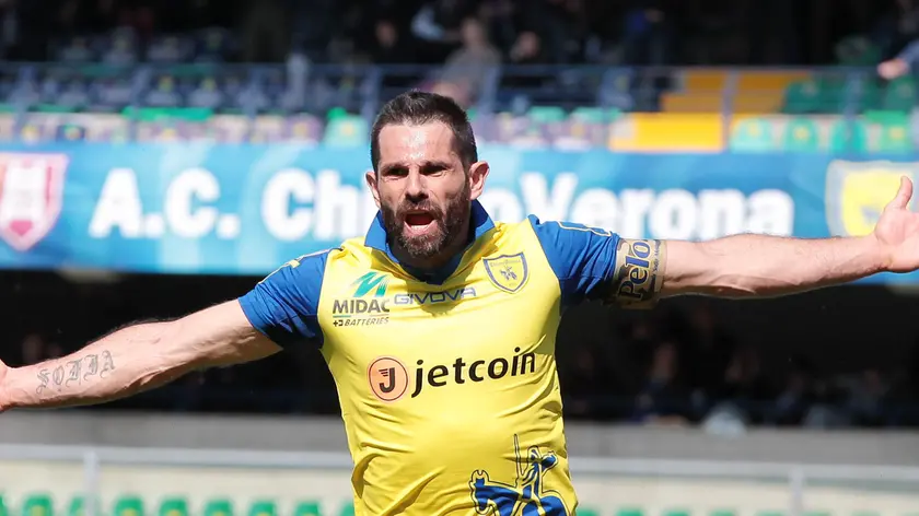 Sergio Pellissier festeggia uno dei 112 realizzati in Serie A con la maglia del ChievoVerona
