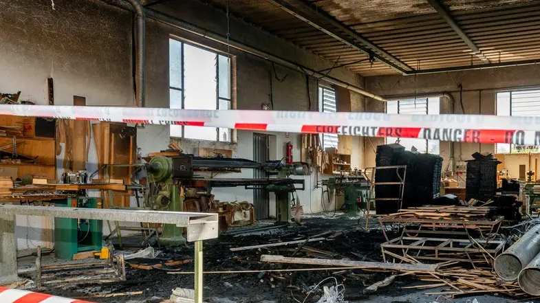 Masi (PD), 18 luglio 2020. Incendio al mobilificio Casarotti di Masi. Nella foto: l'interno del capannone dove è divampato l'incendio