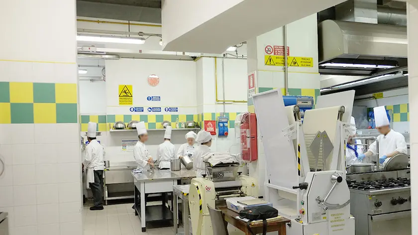 FERRO - FOTOPIRAN - ABANO TERME - ISTITUTO ALBERGHIERO PIETRO D'ABANO.le cucine