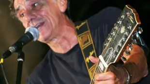 Roberto Vecchioni torna a Sanremo dopo 38 anni