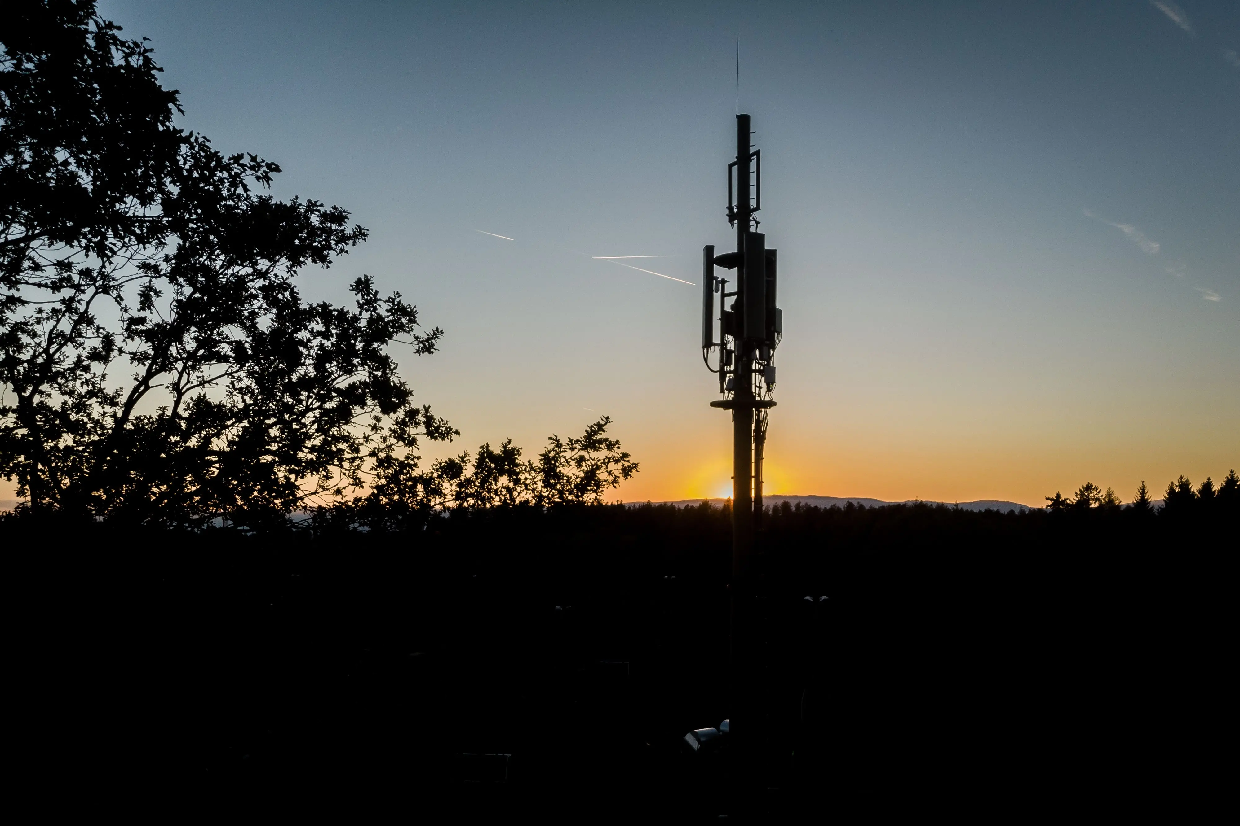 A high-speed 5G mobile network antenna is pictured near Montpreveyres, western Switzerland, on September 15, 2019. - Switzerland was among the first countries to begin deploying 5G, but health fears over radiation from the antennas that carry the next-generation mobile technology has sparked a nation-wide revolt. (Photo by FABRICE COFFRINI / AFP) (Photo credit should read FABRICE COFFRINI/AFP via Getty Images)