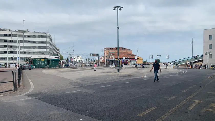 Piazzale Roma a Venezia deserto in occasione di uno sciopero dei mezzi pubblici