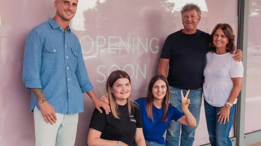 Alberto, Alessia Milani, la sorella Anna, papà Lucio e la madre Stefania