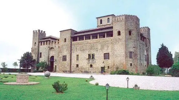 Il Castello di Valbona negli ultimi anni di fortuna: dal 2017 era completamente abbandonato