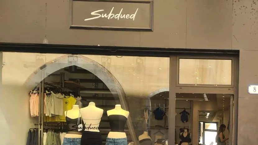 Il negozio di Padova in cui la ragazzina ha minacciato di farsi del male