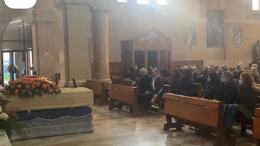 Il funerale di Maria Angela Sarto uccisa dalla figlia a San Martino di Lupari (foto Piran)