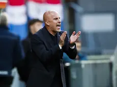 epa11475043 Italy coach Andrea Soncin gestures during the UEFA Women's EURO 2025 qualifying soccer match between the Netherlands and Italy in Sittard, the Netherlands, 12 July 2024. EPA/BART STOUTJESDIJK