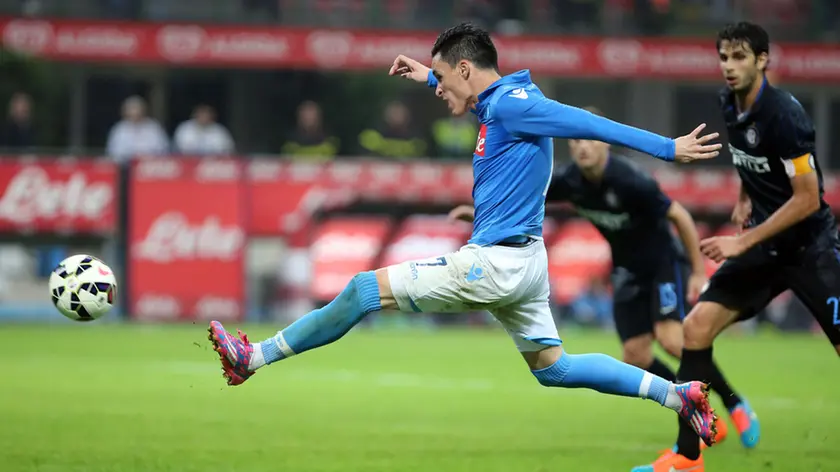 c Milano, 19.10.14 - Serie A 7a giornata - Inter-Napoli - nella foto: Jose Maria Callejon segna il gol del 2 a 1