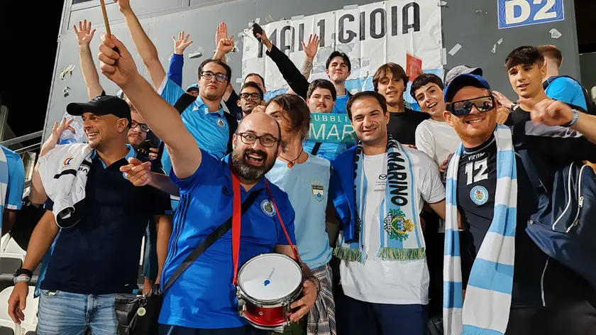 La Brigata “Mai 1 Gioia” e la festa di giovedì 5 settembre al San Marino Stadium dopo la vittoria di misura contro il Liechtenstein